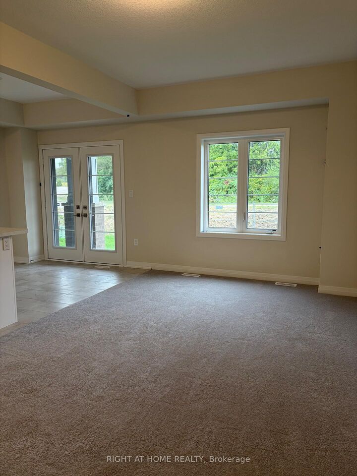 Property Photo:  660 Colborne Street W 91  ON N3T 0Y7 