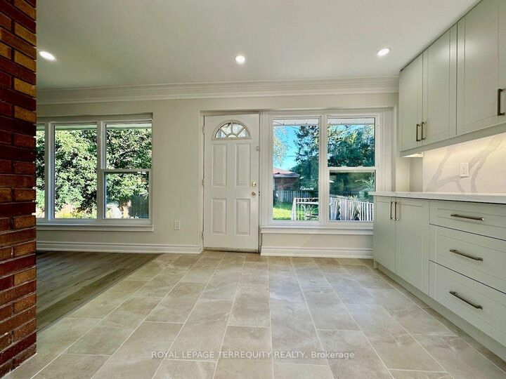 Property Photo: 21 Janet Boulevard Main Level ON M1R 1H5