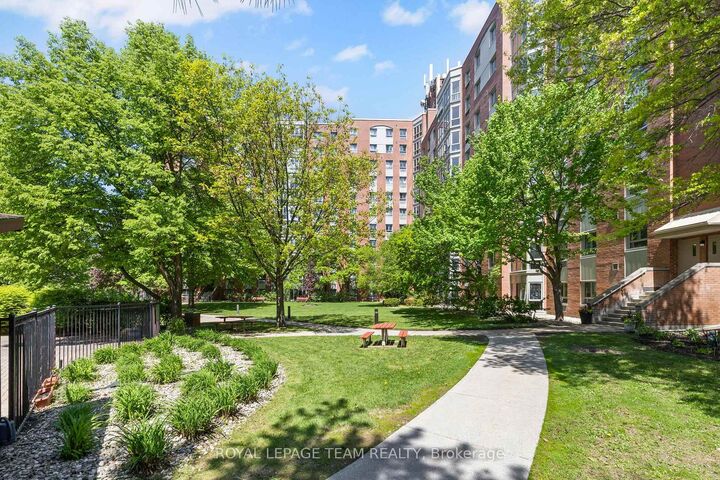 Property Photo: 960 Teron Road 611 ON K2K 2B6