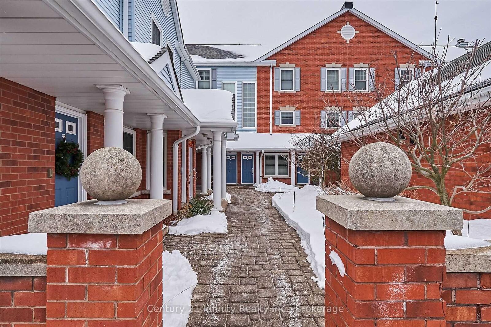 Property Photo: 1661 Nash Road H2 ON L1E 1S8