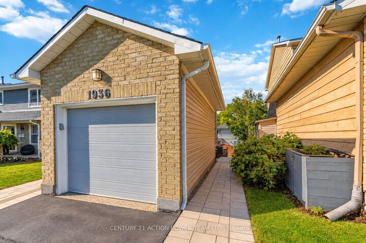 Property Photo:  1936 Longman Crescent B  ON K1C 5G6 
