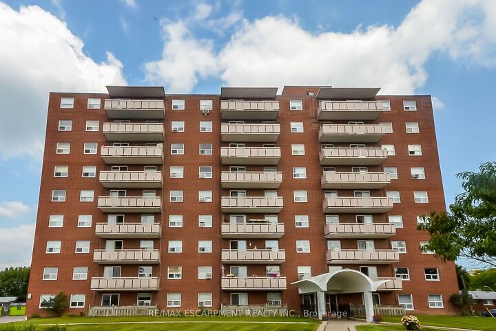 Property Photo:  851 Queenston Road 604  ON L8G 1B4 