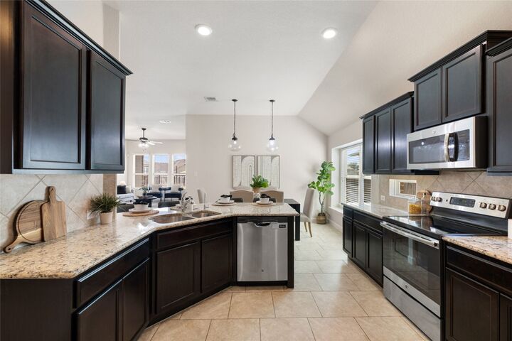 Property Photo:  1008 Coconut Cove  TX 78634 