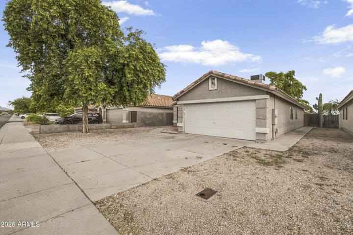 Property Photo: 853 E Yuma Avenue AZ 85119