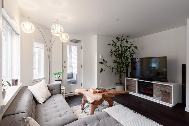 Property Photo:  370 Carrall Street 203  BC V6B 2J3 