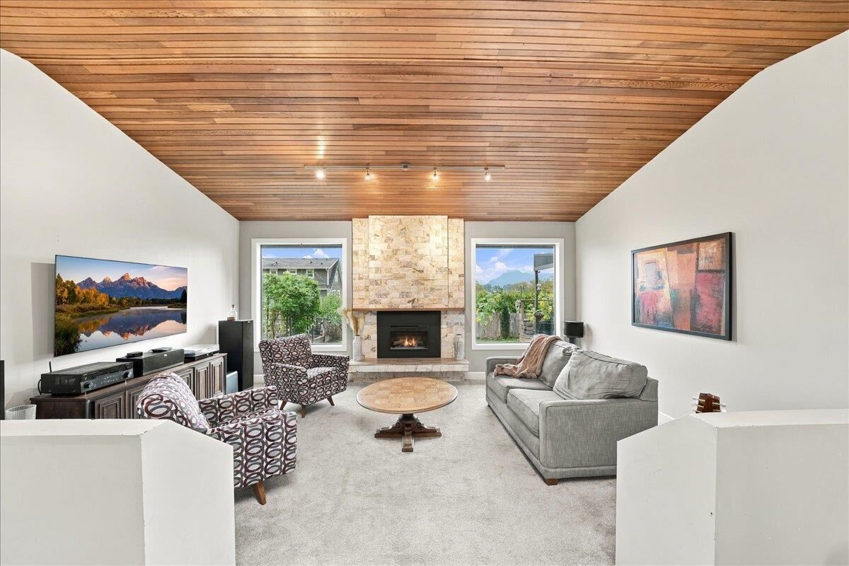 Property Photo:  12461 Meadow Brook Place  BC V4R 2H6 