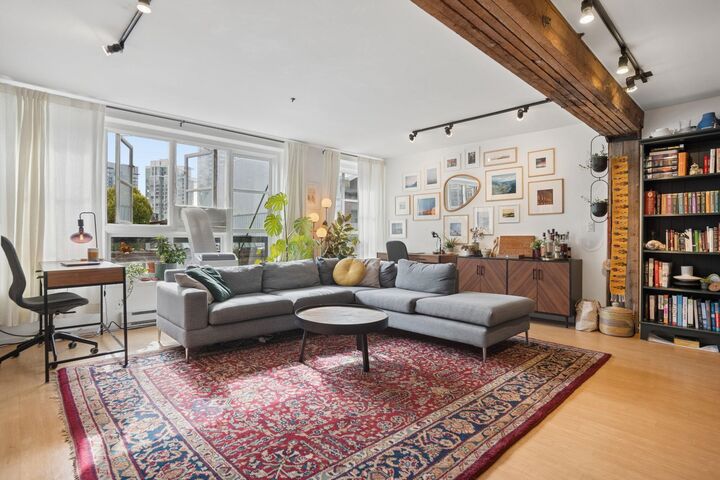 Property Photo:  1066 Hamilton Street 305  BC V6B 2R9 