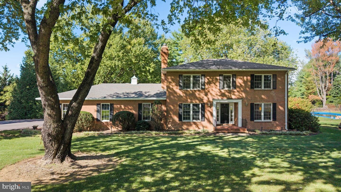 Property Photo:  19701 Silcott Springs Road  VA 20132 