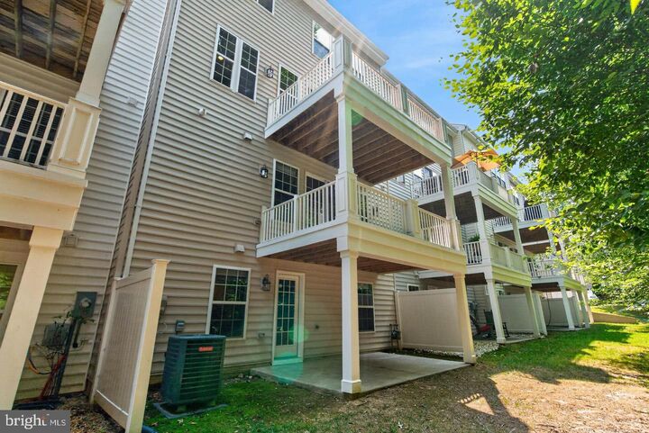 Property Photo:  20283 Center Brook Square  VA 20165 