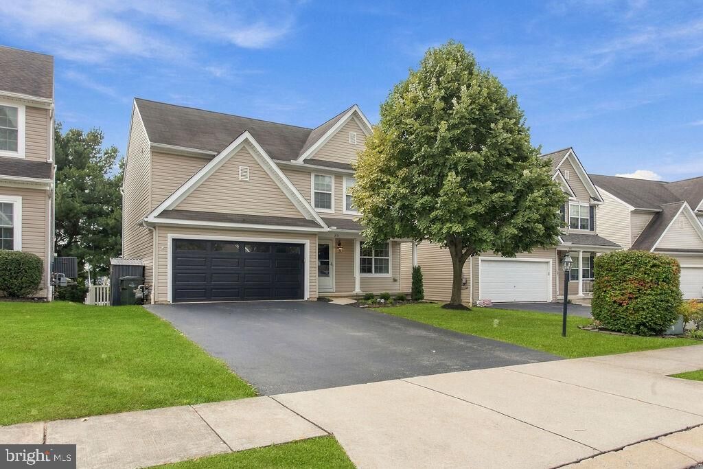 Property Photo: 355 Sunbury Way PA 17356