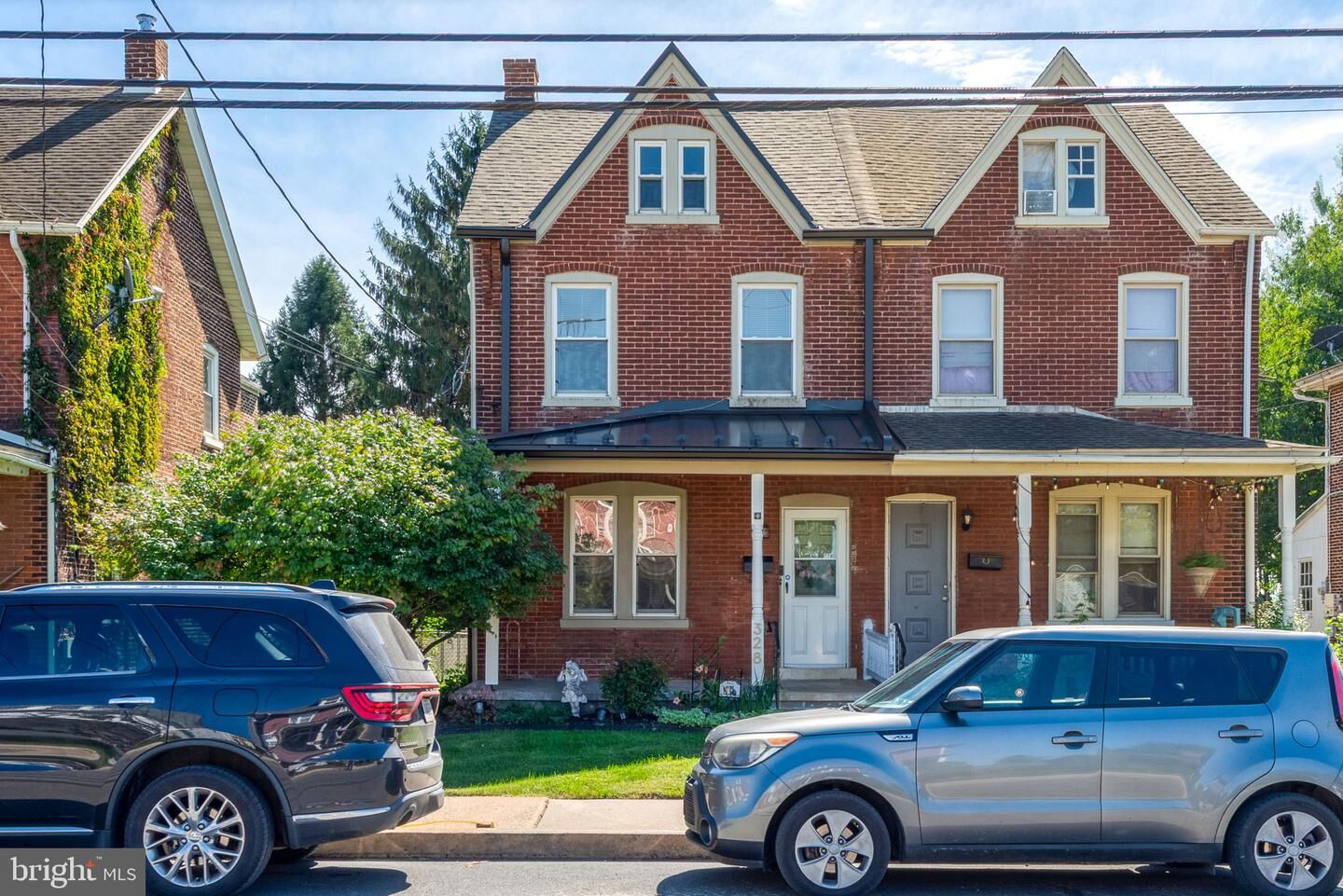 Property Photo:  328 E Jackson Street  PA 17557 