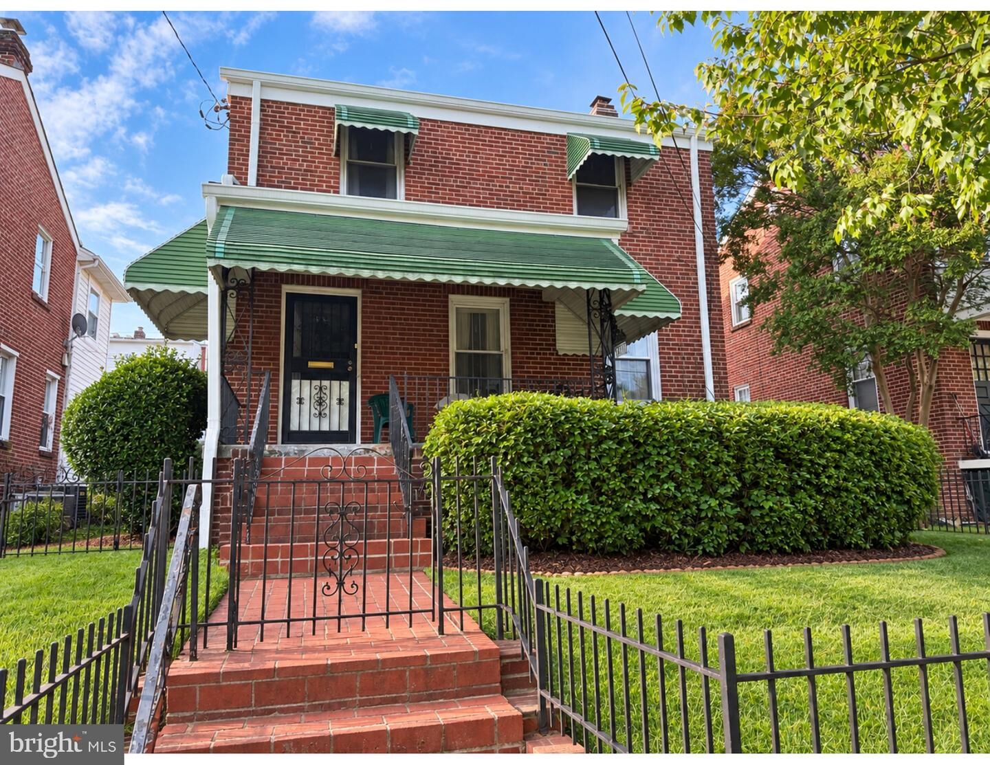 Property Photo: 1333 Ritchie Place NE DC 20017