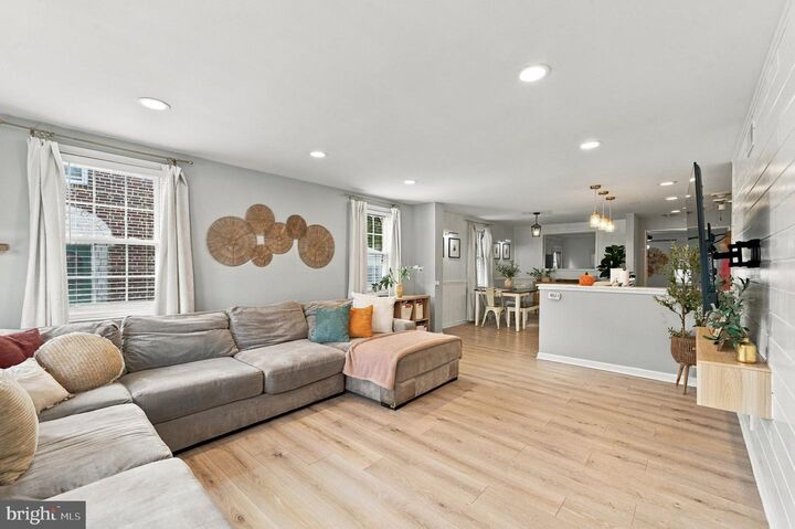 Property Photo:  213 Evergreen Avenue  PA 19033 