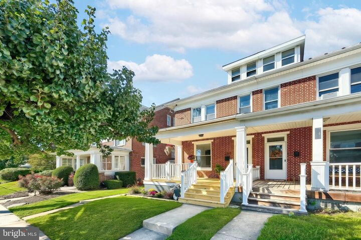 Property Photo:  749 W Broadway  PA 17356 