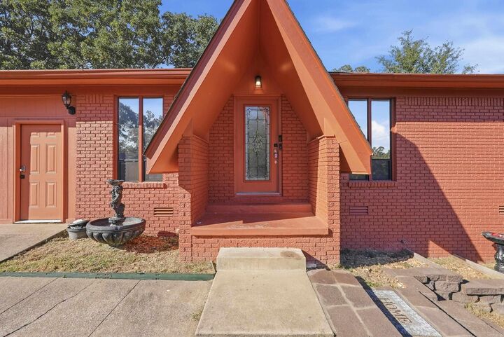 Property Photo:  5512 Crescent Drive  AR 72118 