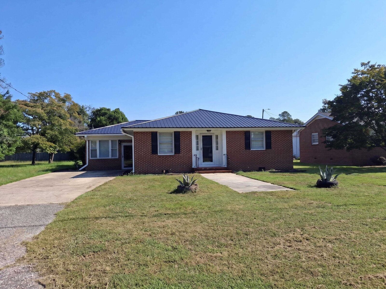 Property Photo:  1321 E Washington St.  SC 29536 