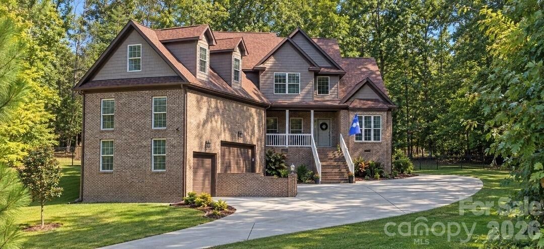 Property Photo: 330 Woodland Glen Road SC 29710