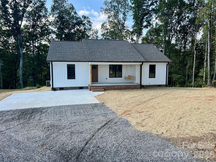 Property Photo: 1825 Hollywood Drive NC 28144