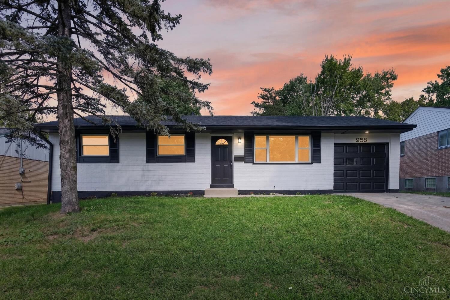 Property Photo:  958 Goodhue Circle  OH 45240 