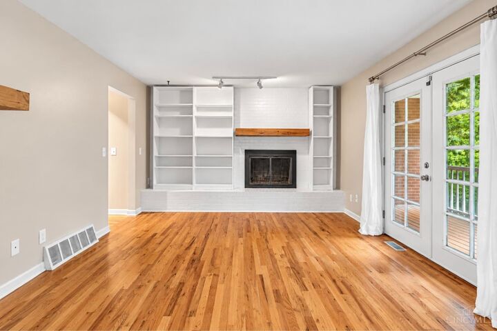 Property Photo:  1207 Isis  OH 45208 