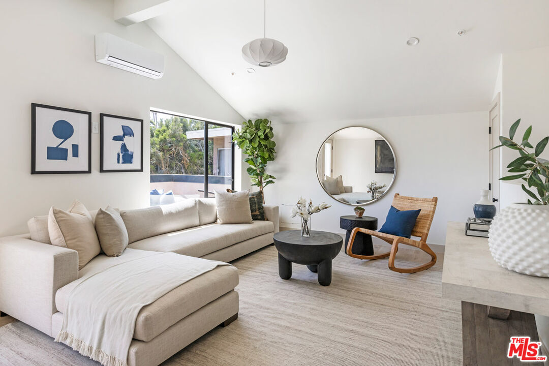 Property Photo:  170 S Avenue 58  CA 90042 