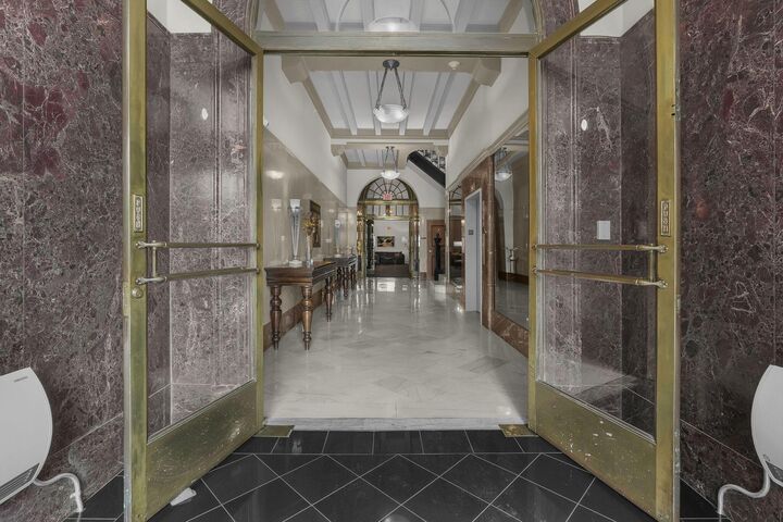 Property Photo:  145 N High Street  OH 43215 