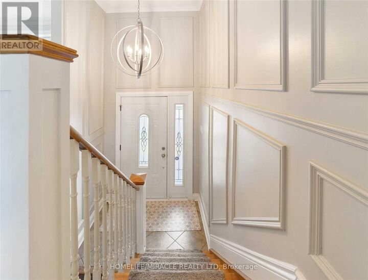 Property Photo:  19 Bruntsfield Street  ON L1E 1B4 
