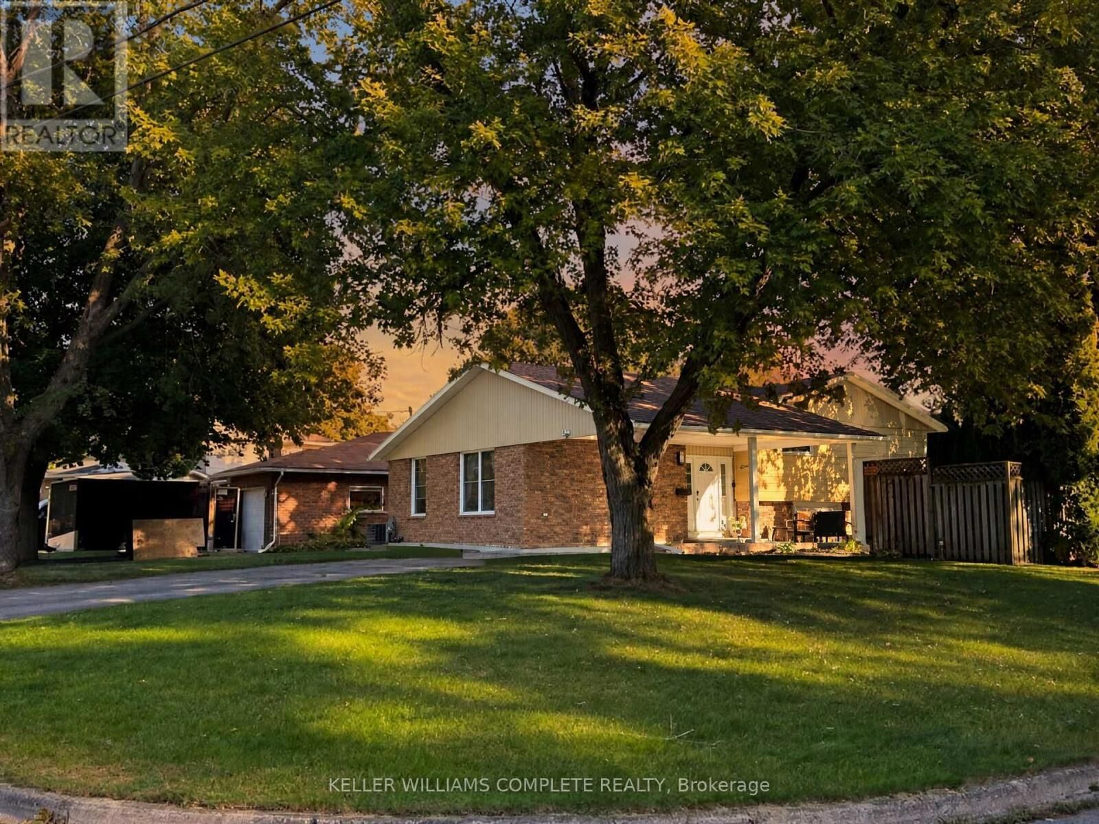 Property Photo:  1 Halene Court  ON L2M 6M3 