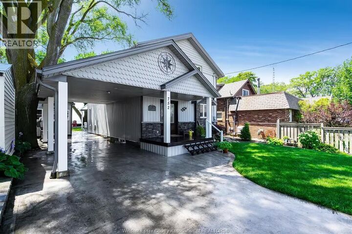 Property Photo:  752 Point Pelee  ON N8H 3V4 