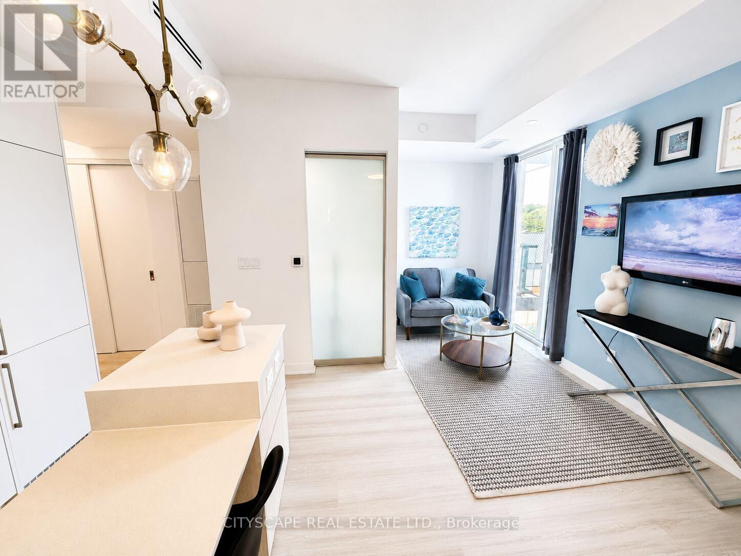 Property Photo:  185 Alberta Avenue 506  ON M6C 0A5 