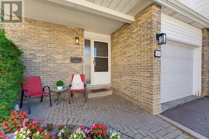 Property Photo:  32A Black Forest Lane 13  ON K2H 5C8 