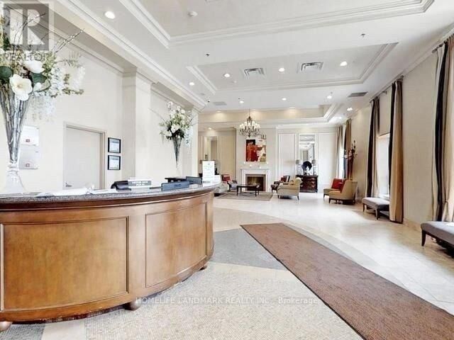 Property Photo:  8 Maison Parc Court Ph. 802  ON L4J 9K5 