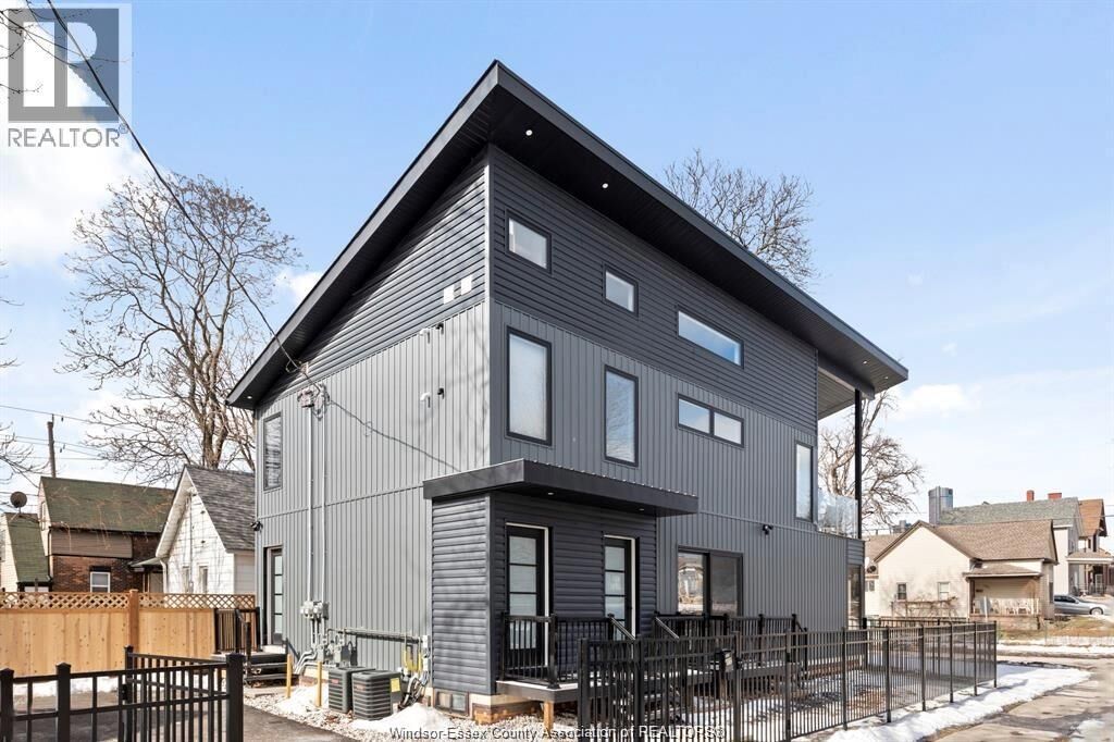 Property Photo:  687 Assumption Street  ON N8A 3B5 