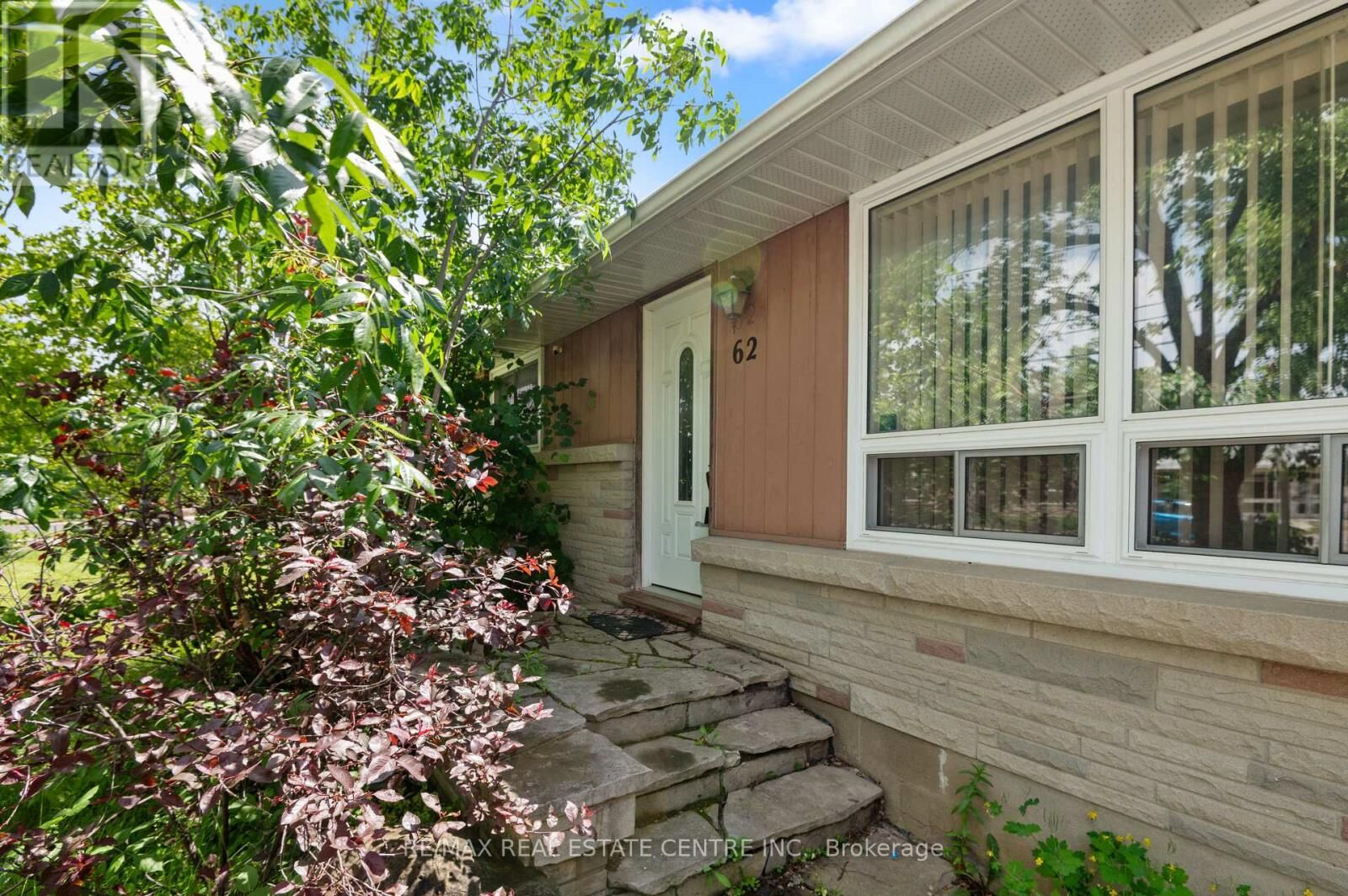 Property Photo:  62 Elizabeth Street  ON L9W 1C6 
