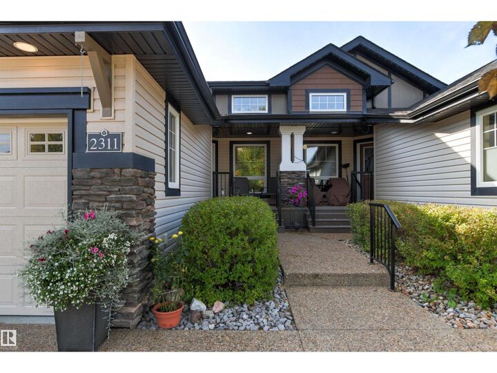Property Photo: 2311 Ashcraft Ca SW AB T6W 2J1
