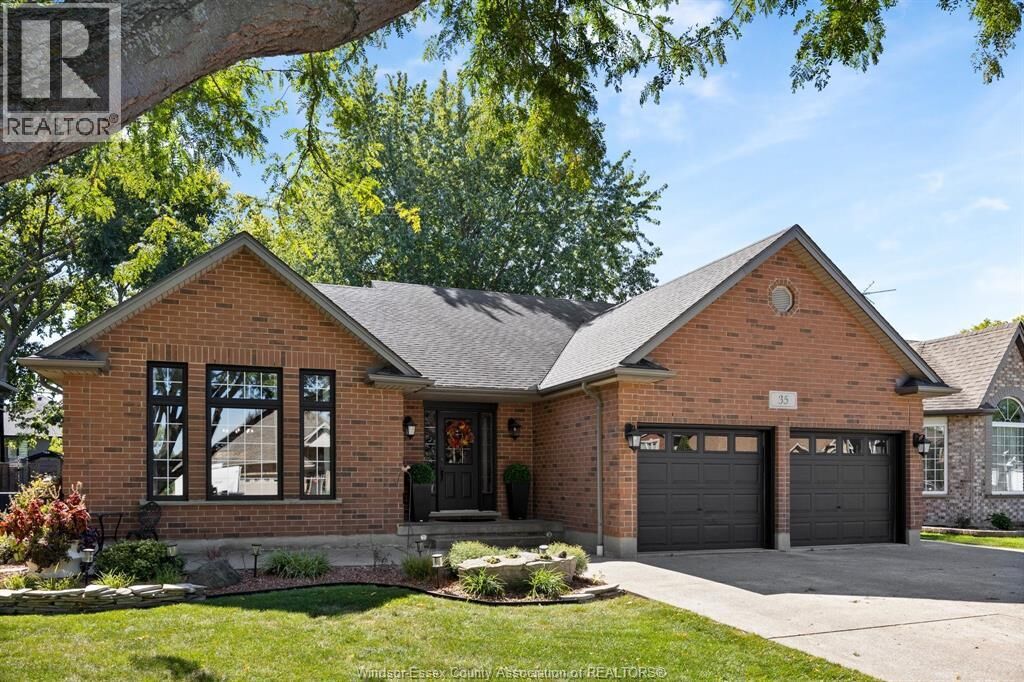 Property Photo:  35 Whelan Drive  ON N9V 4A4 