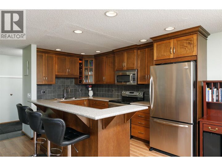Property Photo:  737 Leon Avenue 807  BC V1Y 8L6 