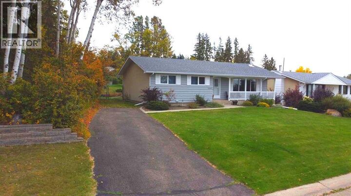 Property Photo:  5007 42 Street  AB T4J 1C4 