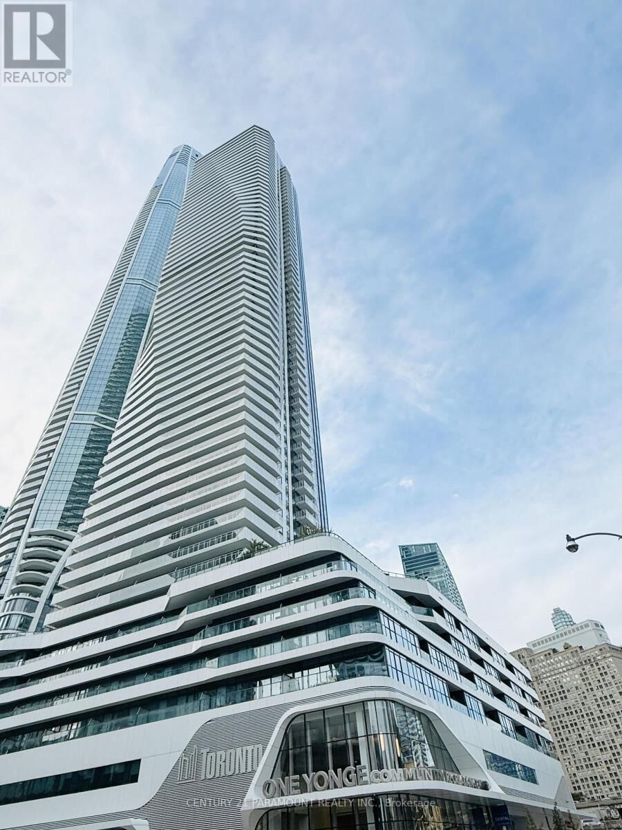 Property Photo: 28 Freeland Street 4606 ON M5E 0E3