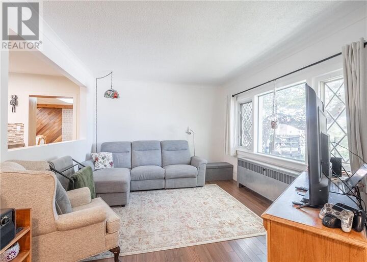 Property Photo:  33 Eyre Street  ON P3C 4A4 
