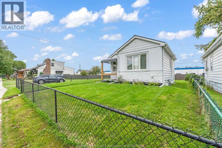 Property Photo:  2597 Alexis Road Upper  ON N8W 3Z6 