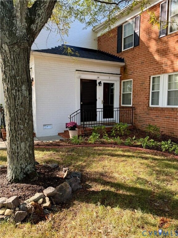 Property Photo: 7 Fairhaven Lane VA 23228