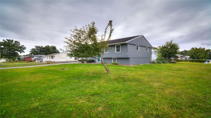 Property Photo:  3109 E Maryland Street  IL 62521 