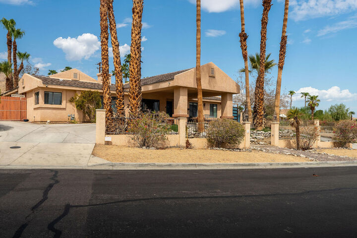 Property Photo:  38895 Paradise Way  CA 92234 