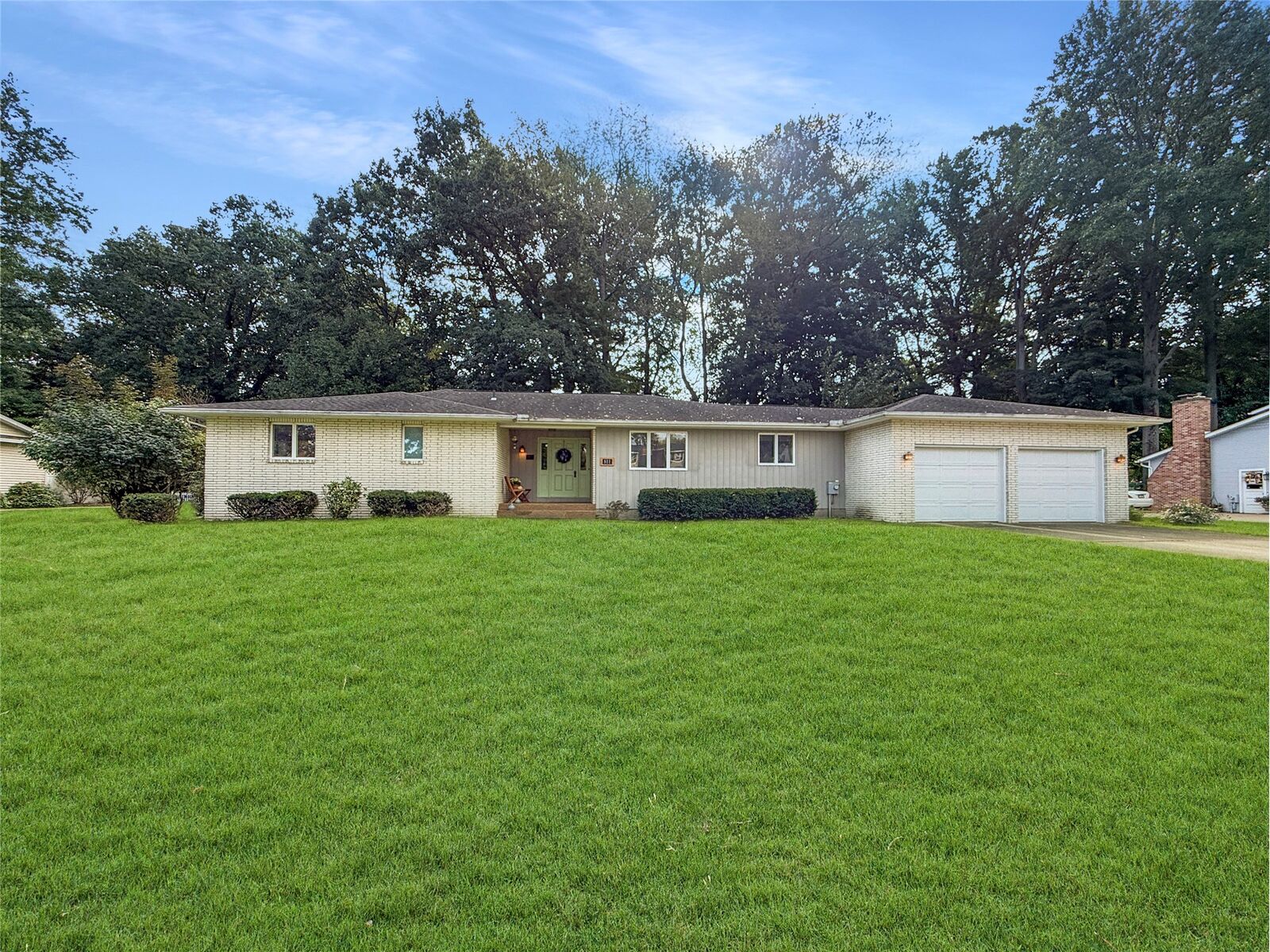 Property Photo:  811 Pine Tree Drive  PA 16417 