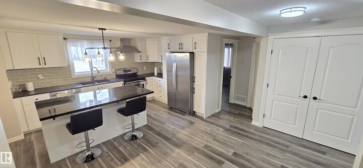 Property Photo:  5509 48A Street  AB T9C 1G4 