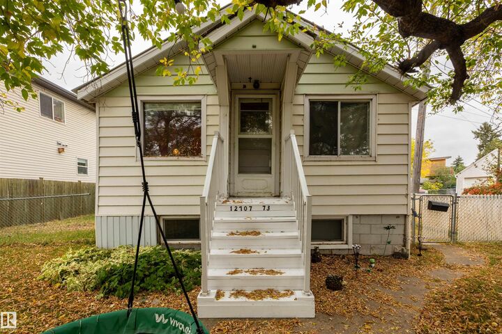 Property Photo:  12707 73 Street NW  AB T5C 0T1 