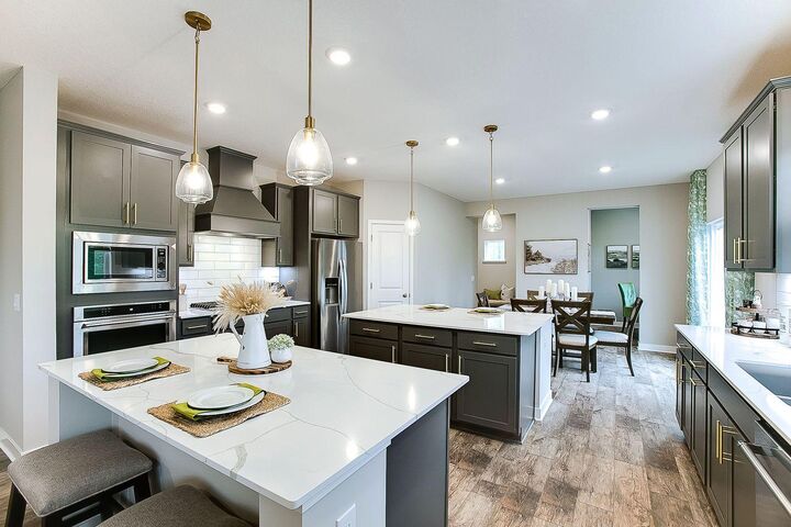 Property Photo:  1692 Oak Creek Pass  MN 55318 