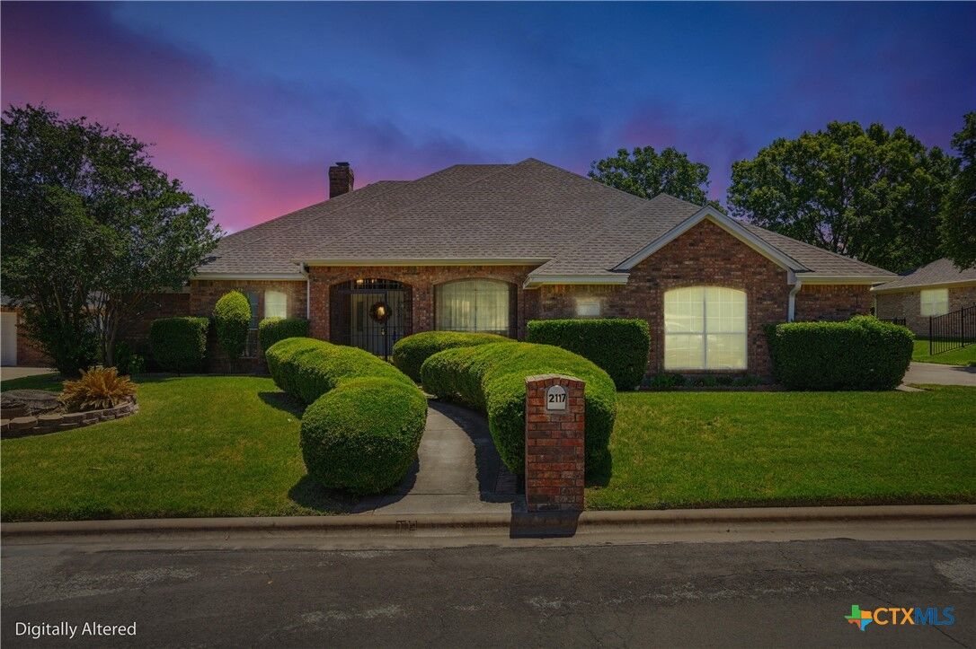 Property Photo: 2117 Lakeview Loop TX 76543