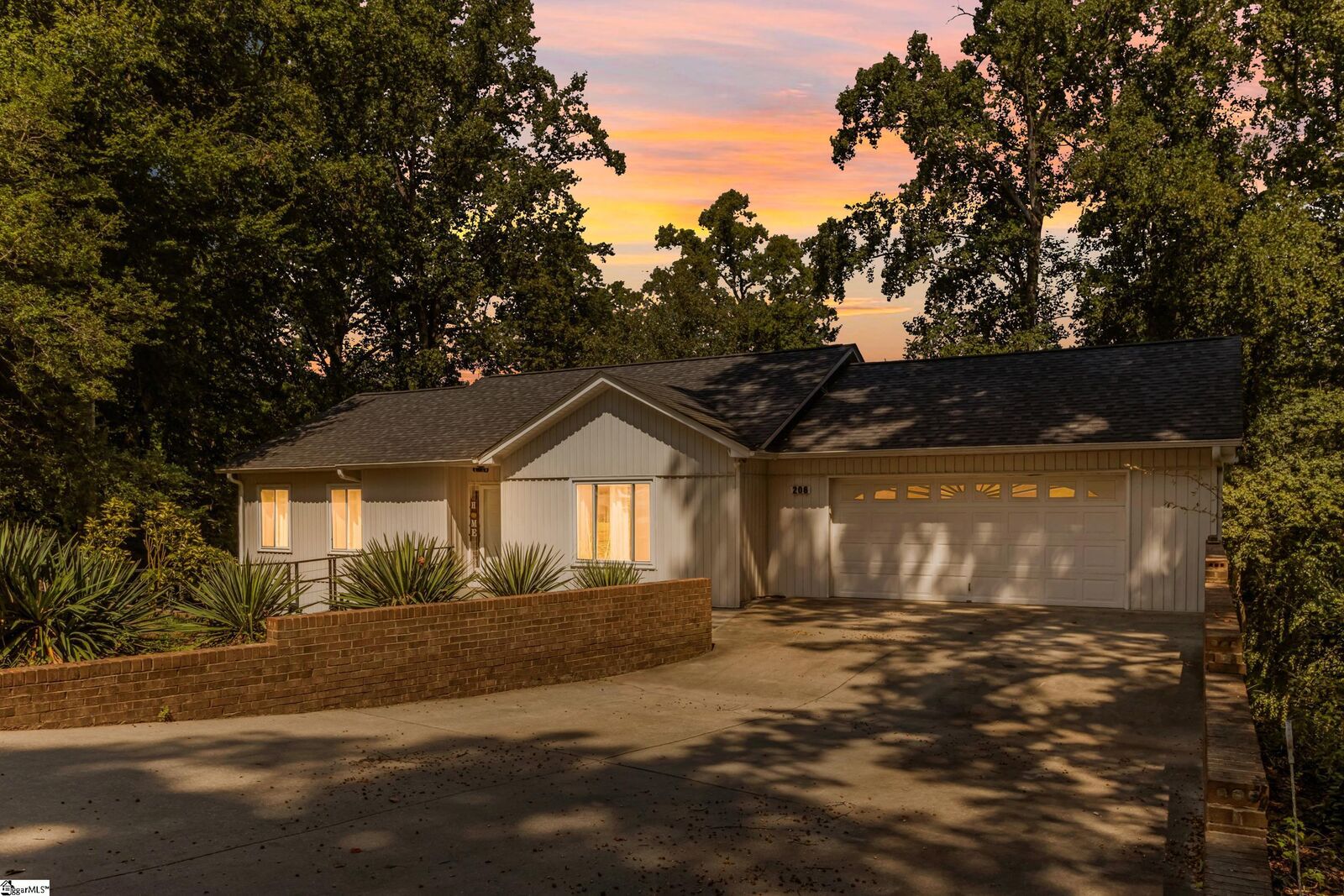 Property Photo: 206 Holly Park Drive SC 29681